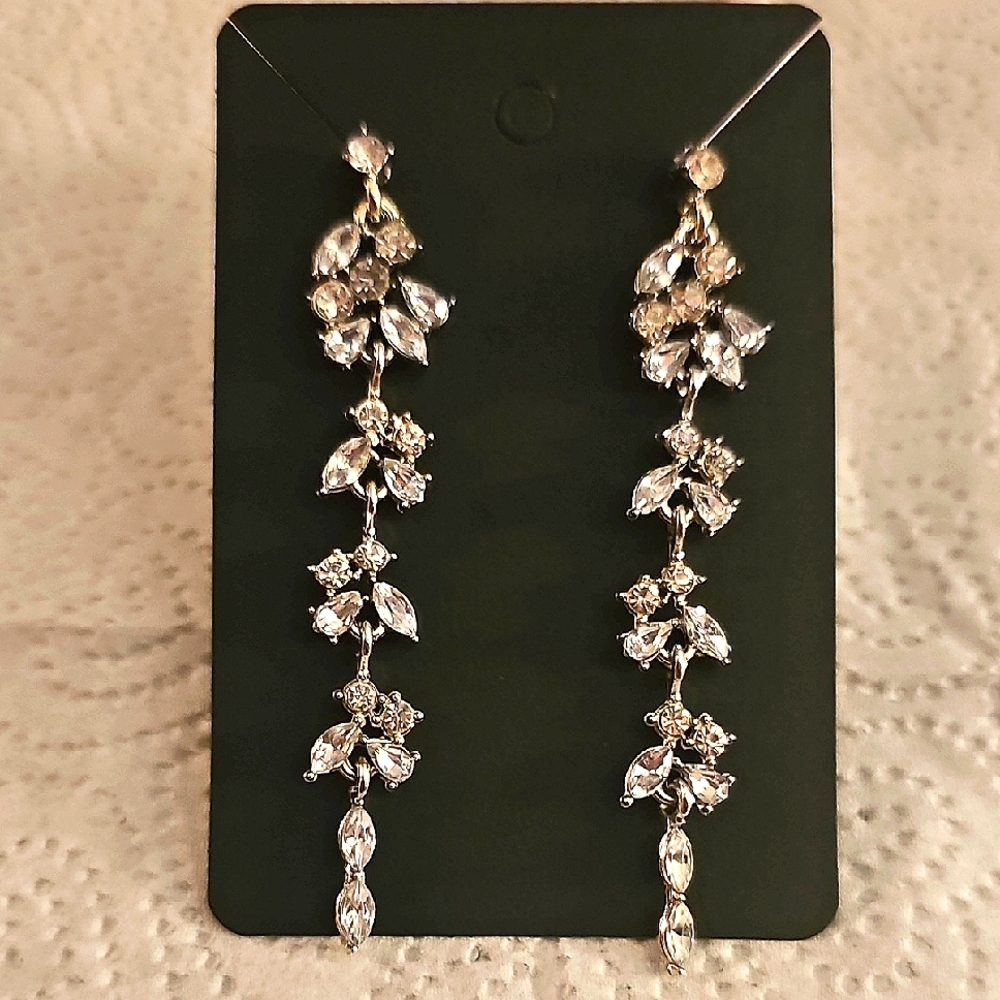 5/$25 - Silvertone Crystal Floral Cascade Dangling Earrings